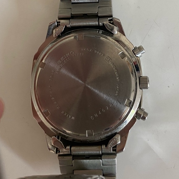 38 mm Seiko Chronograph Watch - Picture 2 of 2